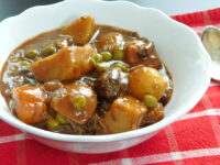 Classic beef stew slow cooker
