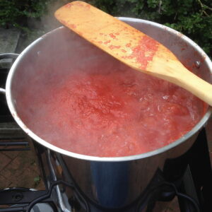 canning tomato sauce in quantity