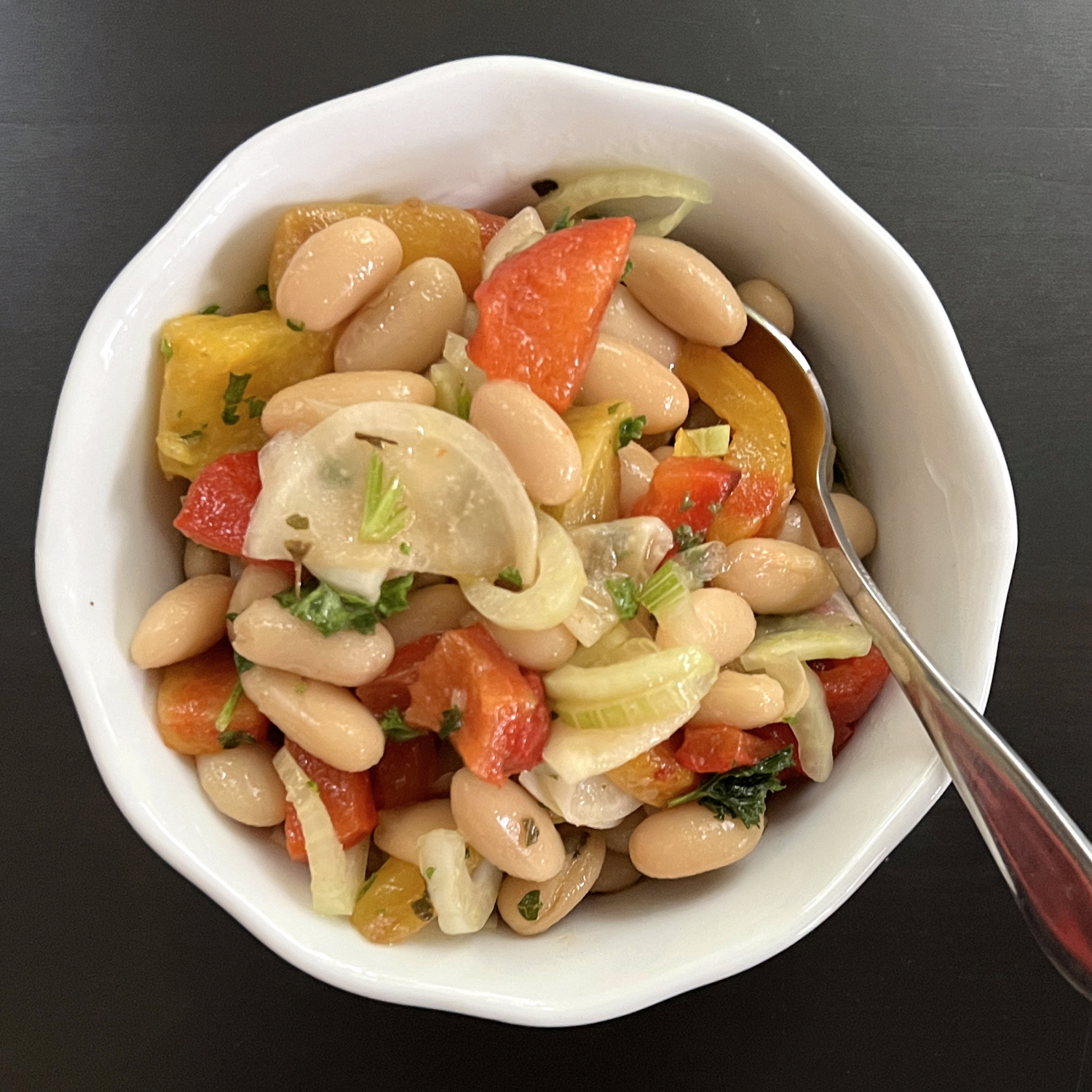 Small-batch bean and roasted pepper salad